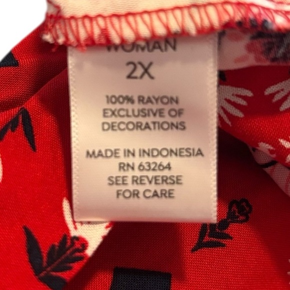 Westport Red, White, and Navy Sleeveless Blouse Size 2X - Picture 9 of 9